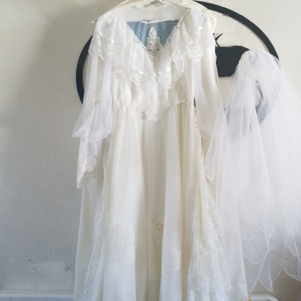 Vintage 1980s wedding gown